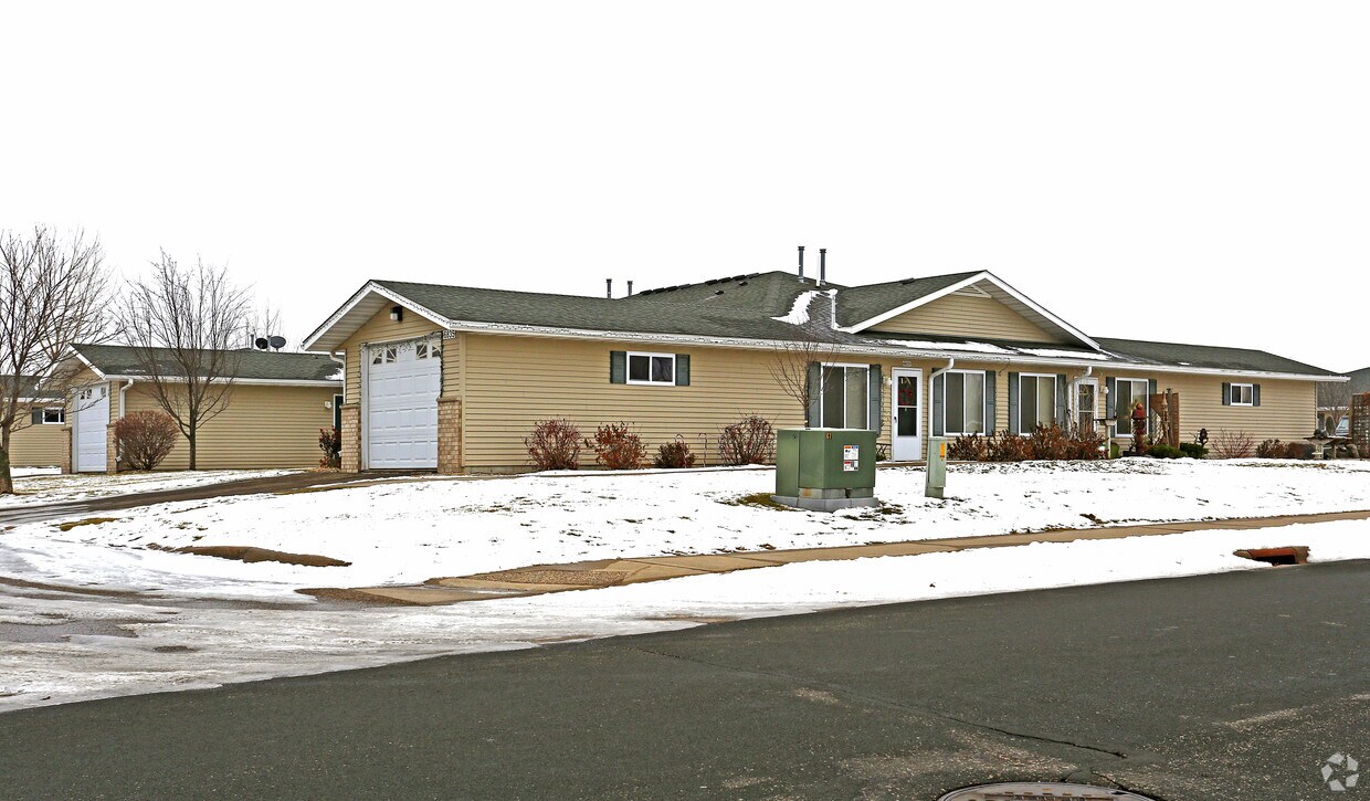 Villas by Mary T Apartments Savage, MN