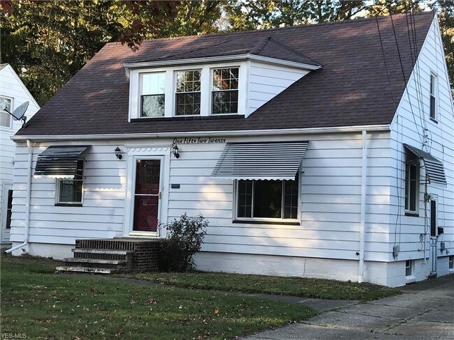 Building Photo - 15220 Schuyler Ave