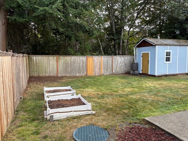 Building Photo - 8402 49th Loop SE