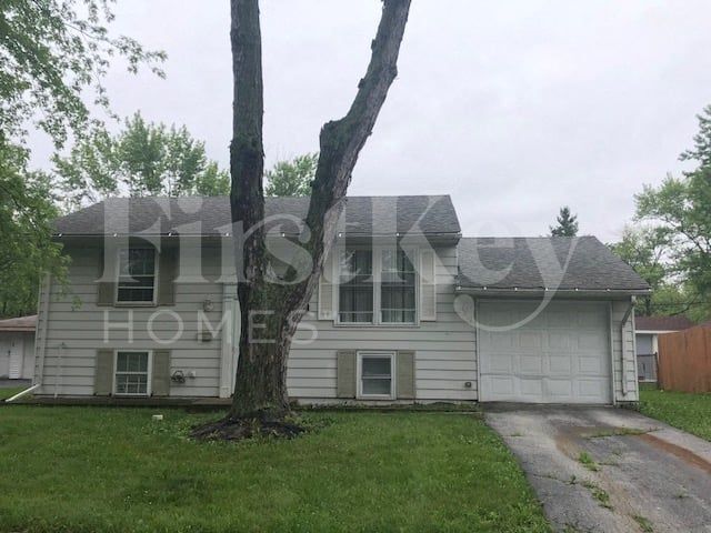 Primary Photo - 422 E Tulip Dr