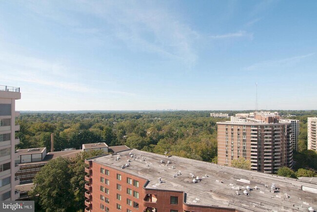 Building Photo - 5500 Friendship Blvd