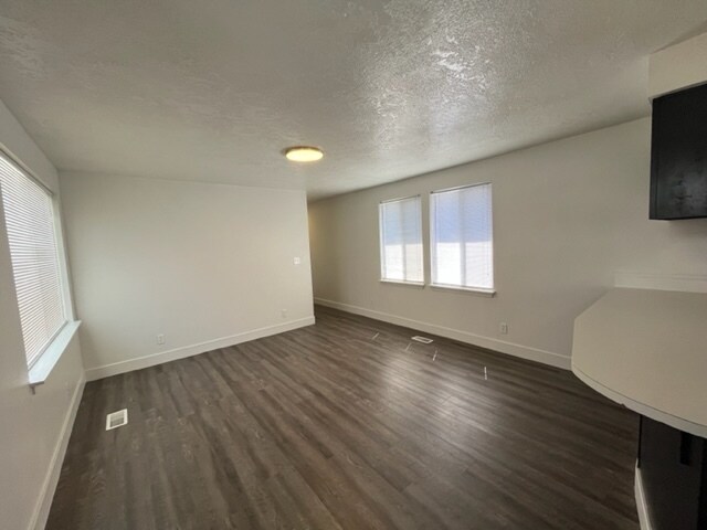 Foto del edificio - 2717 W Regan Ave