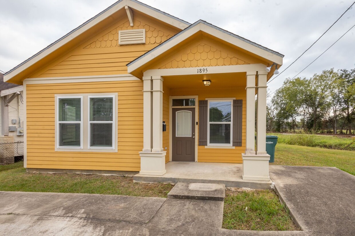 Primary Photo - Spacious 2 bed 2 bath home that is move in...