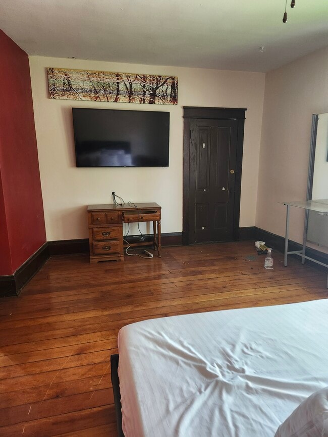 BR 1 with Lanai - 1754 N Humboldt Ave