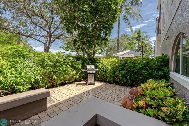 Foto del edificio - 450 E Boca Raton Rd