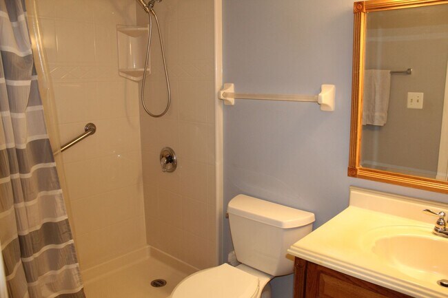 Photo - Furnished 1 bedroom condo at Pier 43