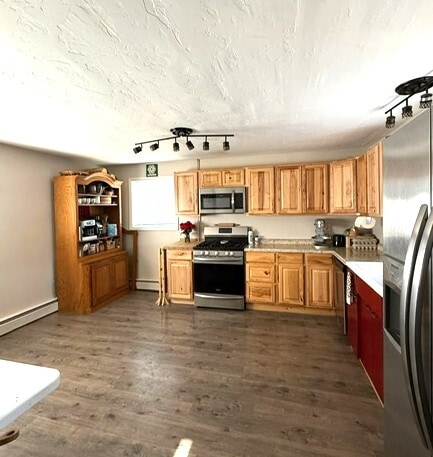 Building Photo - 200 W 5th Ave