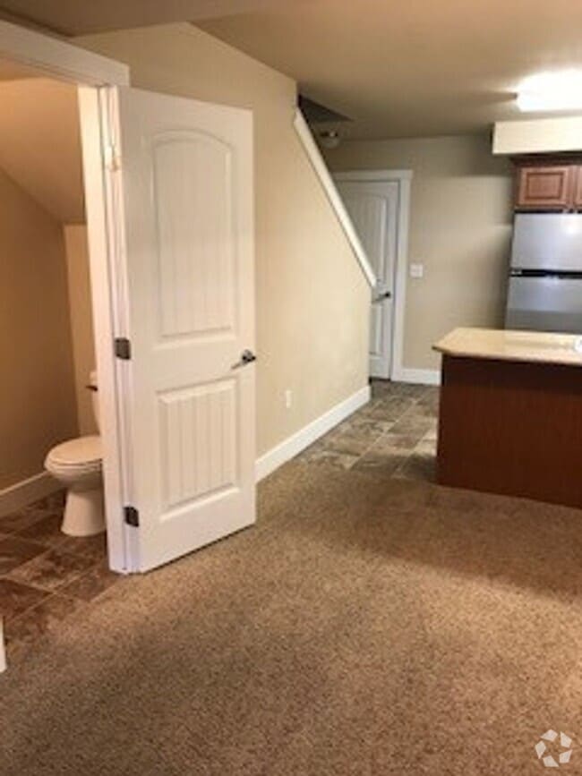Building Photo - 9851 W Rosecroft Ct