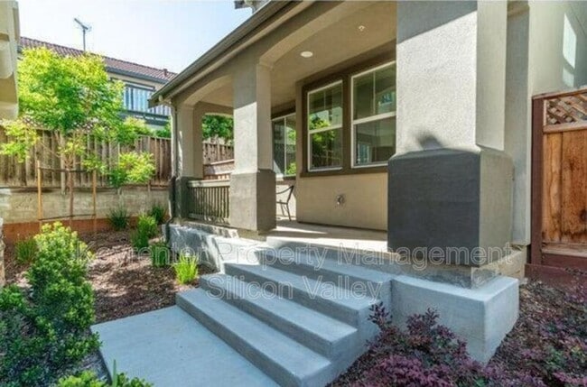 Building Photo - 1020 Skybo Ct