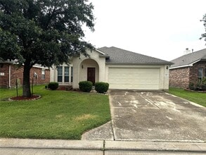 Building Photo - 9019 N Ferndale Pl Dr