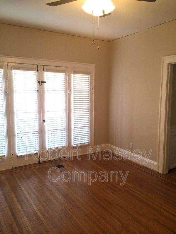 Building Photo - 2424 Glenmary Ave