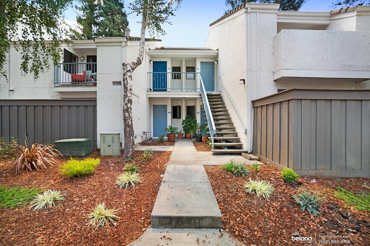 Foto principal - 1055 N Capitol Ave