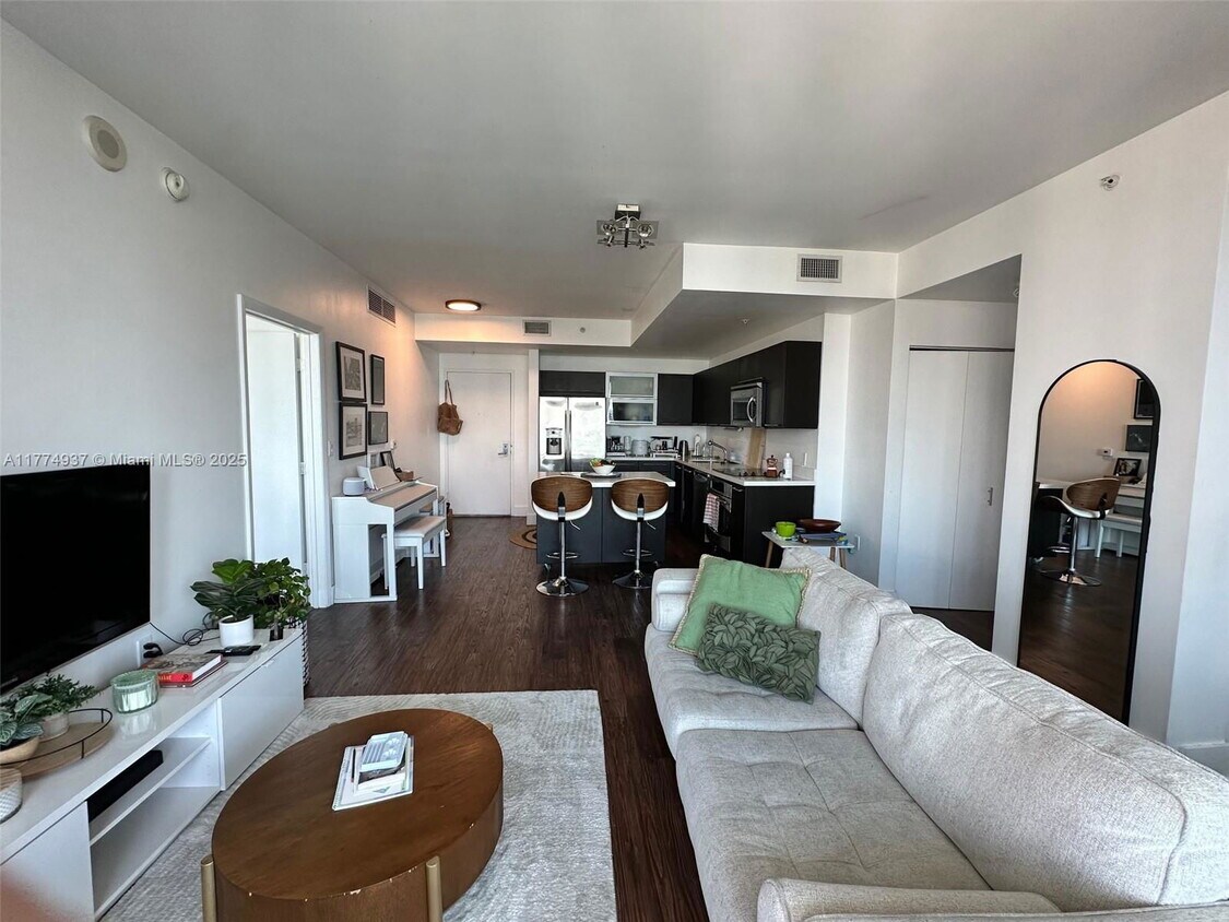 Foto principal - 90 SW 3rd St