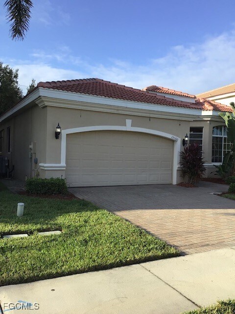 Building Photo - 15560 Laguna Hills Dr