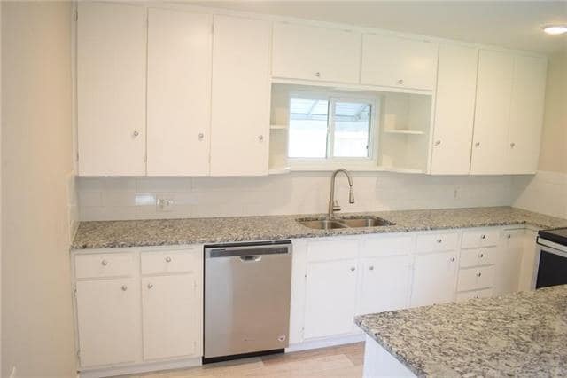 Building Photo - 6041 Walnut Dr