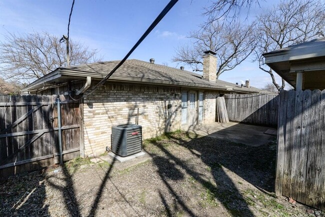 Building Photo - 2312 18th St