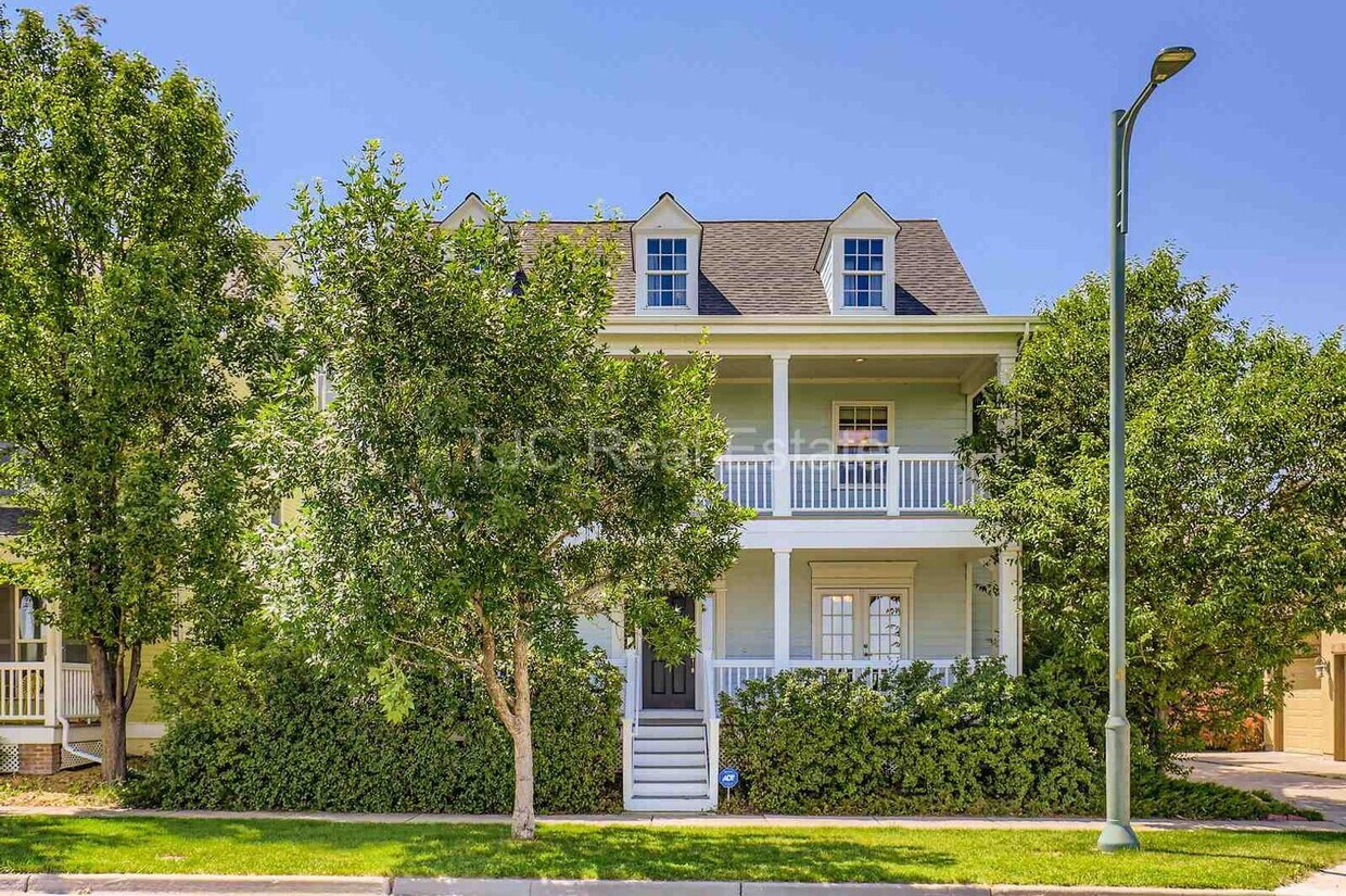 Foto principal - 9710 E 35th Ave
