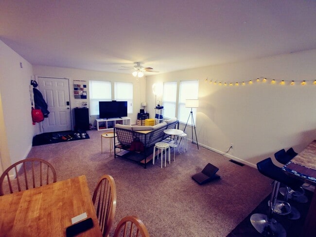 Building Photo - 7th and Roosevelt - Available August 2026