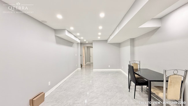 Building Photo - 59 Trumpeter St