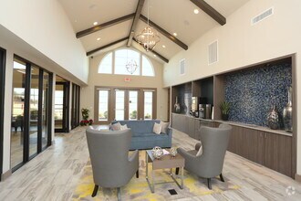 One White Oak Apartments photo'