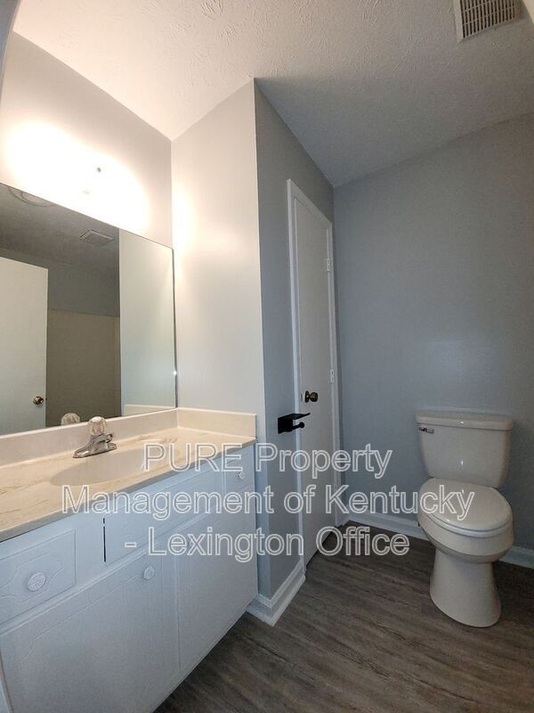 Foto del edificio - 1336 Liberty Dr