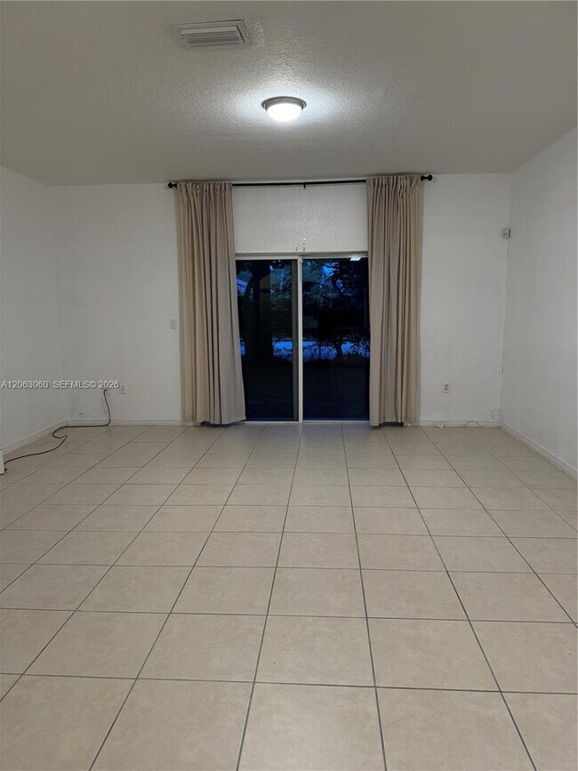 Foto del edificio - 4917 SW 140th Terrace
