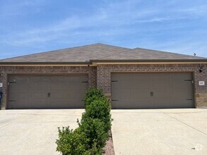 Building Photo - 105 Stacy Ln