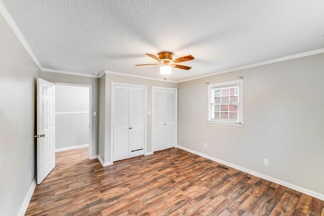 Foto del edificio - Move-In Ready 3-Bedroom Home with Spacious Yard to Enjoy!