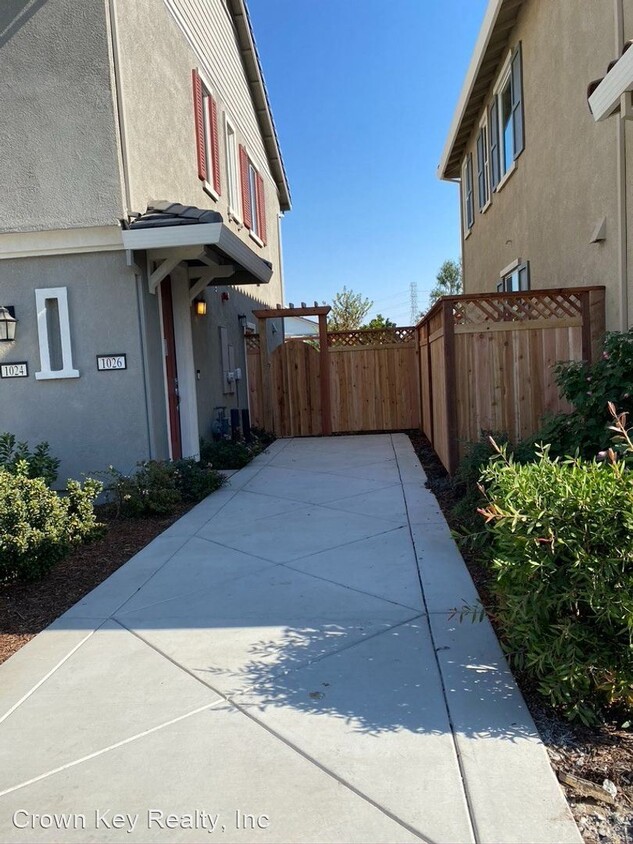 Primary Photo - 1 br, 1 bath House - 1026 S Prosperity