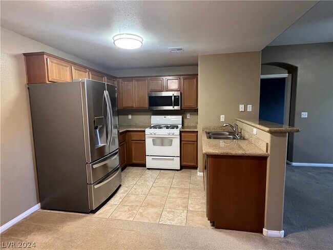 Foto del edificio - 7701 W Robindale Rd