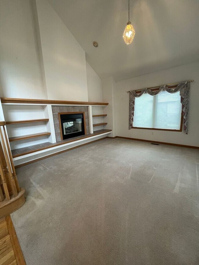 Photo - Beautiful Creekside Estates Home! Availabl...