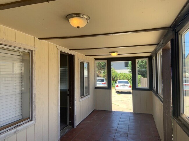 Foto del edificio - 1467-1469 Marline Avenue