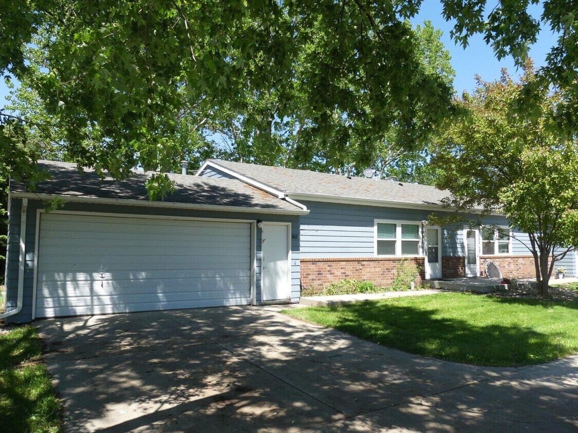 Primary Photo - Prairie Circle Duplexes