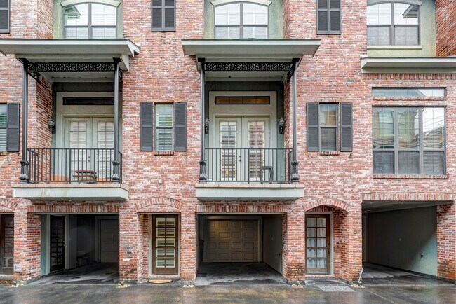 Foto del edificio - 2346 Camden Dr