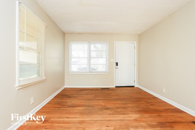 Building Photo - 297 Reed St