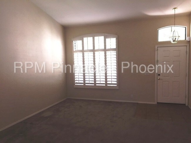 Foto del edificio - 2132 W Myrtle Dr