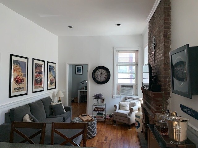Primary Photo - 550 1st St