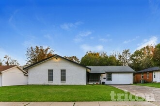 Building Photo - 1928 Canterbury St