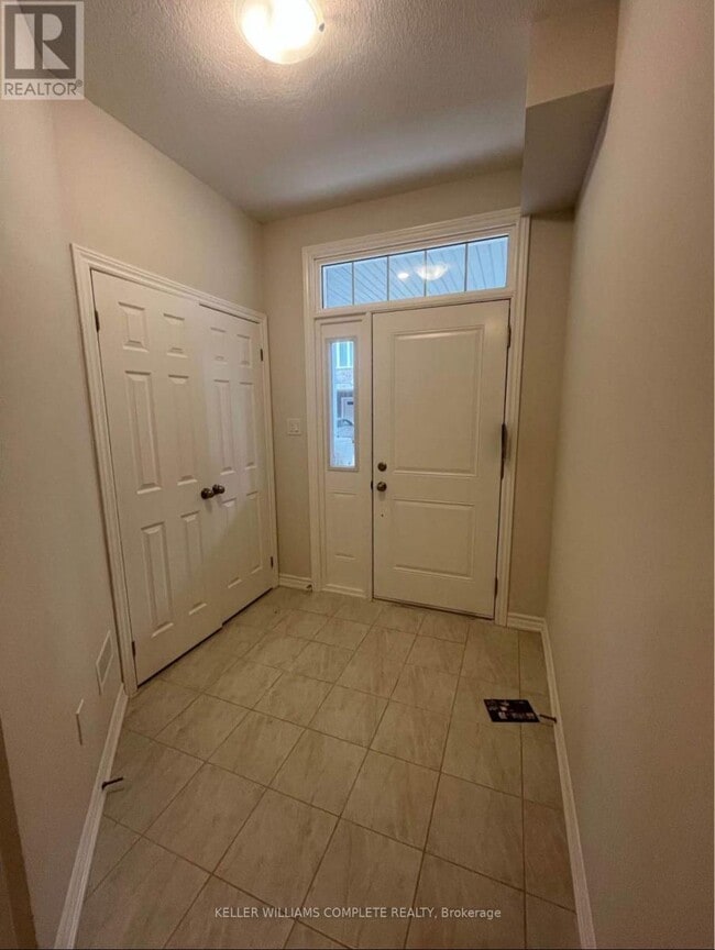 Building Photo - 677 Park Rd N