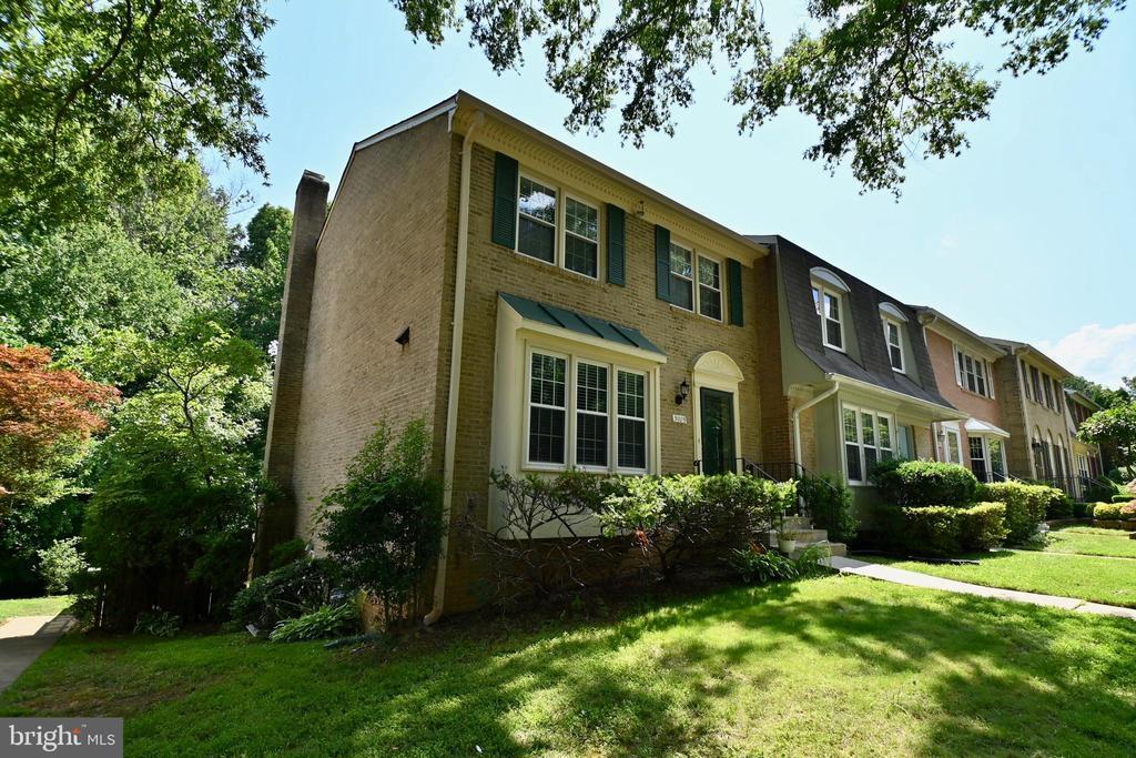 9009 O'Keith Ct, Springfield, VA 22152 Townhome Rentals in