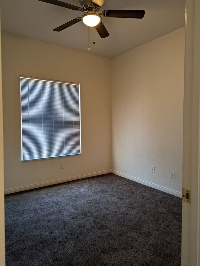 Building Photo - 9700 S Loop Blvd