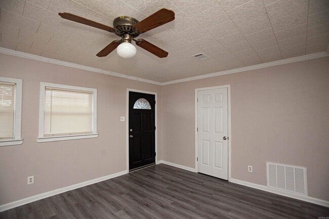 Building Photo - 6510 Farmstead Rd