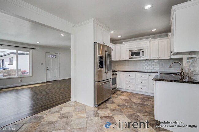 Building Photo - 2 br, 1 bath House - 1130 North Virgil Ave...