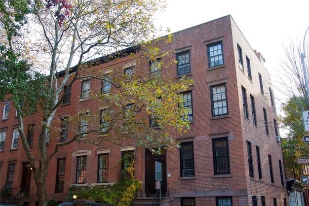 Primary Photo - 140 Bergen St