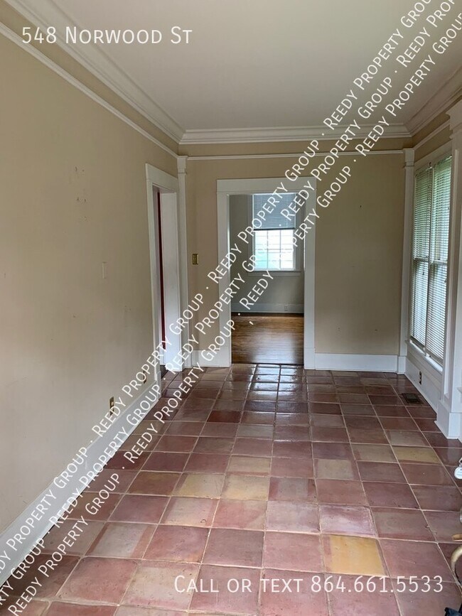 Foto del edificio - CONVERSE HEIGHTS! Premium location for thi...