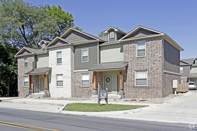 Foto del edificio - Trailside Townhomes
