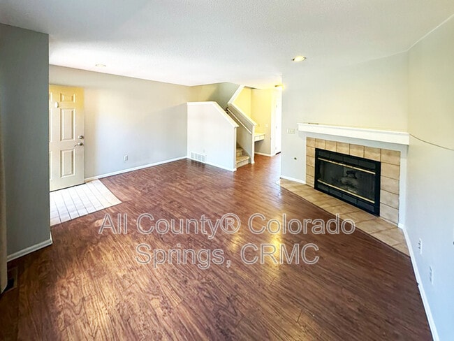 Foto del edificio - 2027 Bristlecone Dr