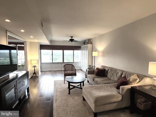 Foto del edificio - 5340 Holmes Run Pkwy