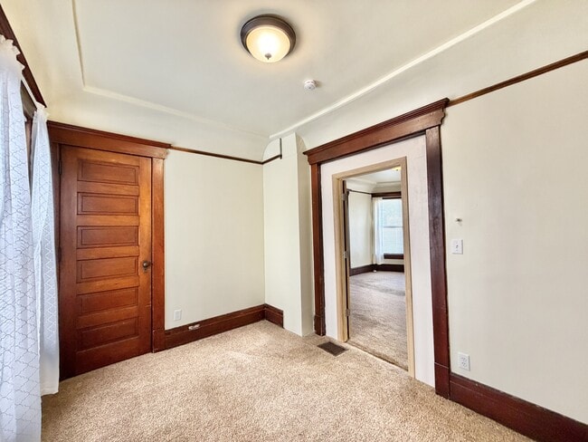 Foto del edificio - 551 S Main St