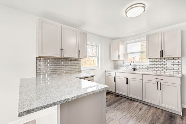 Photo - Stunning 2 bedroom home in Mt. Washington available May 1!